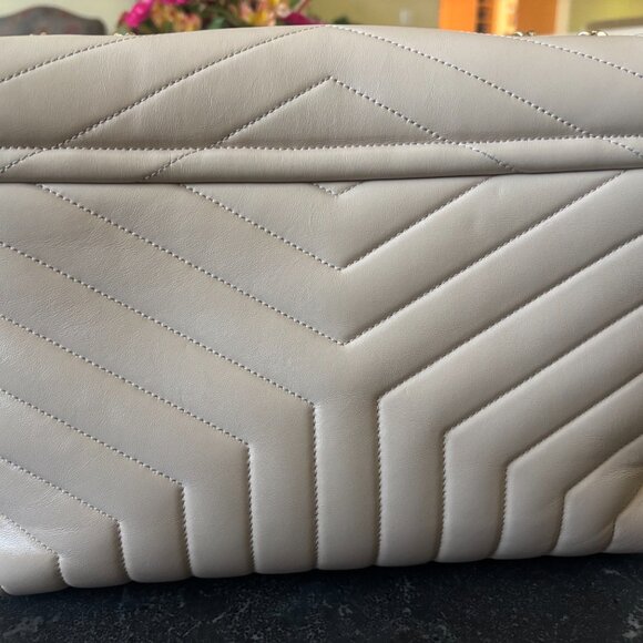 Saint Laurent Medium Loulou Matelassé Leather Shoulder Bag - Picture 2 of 9